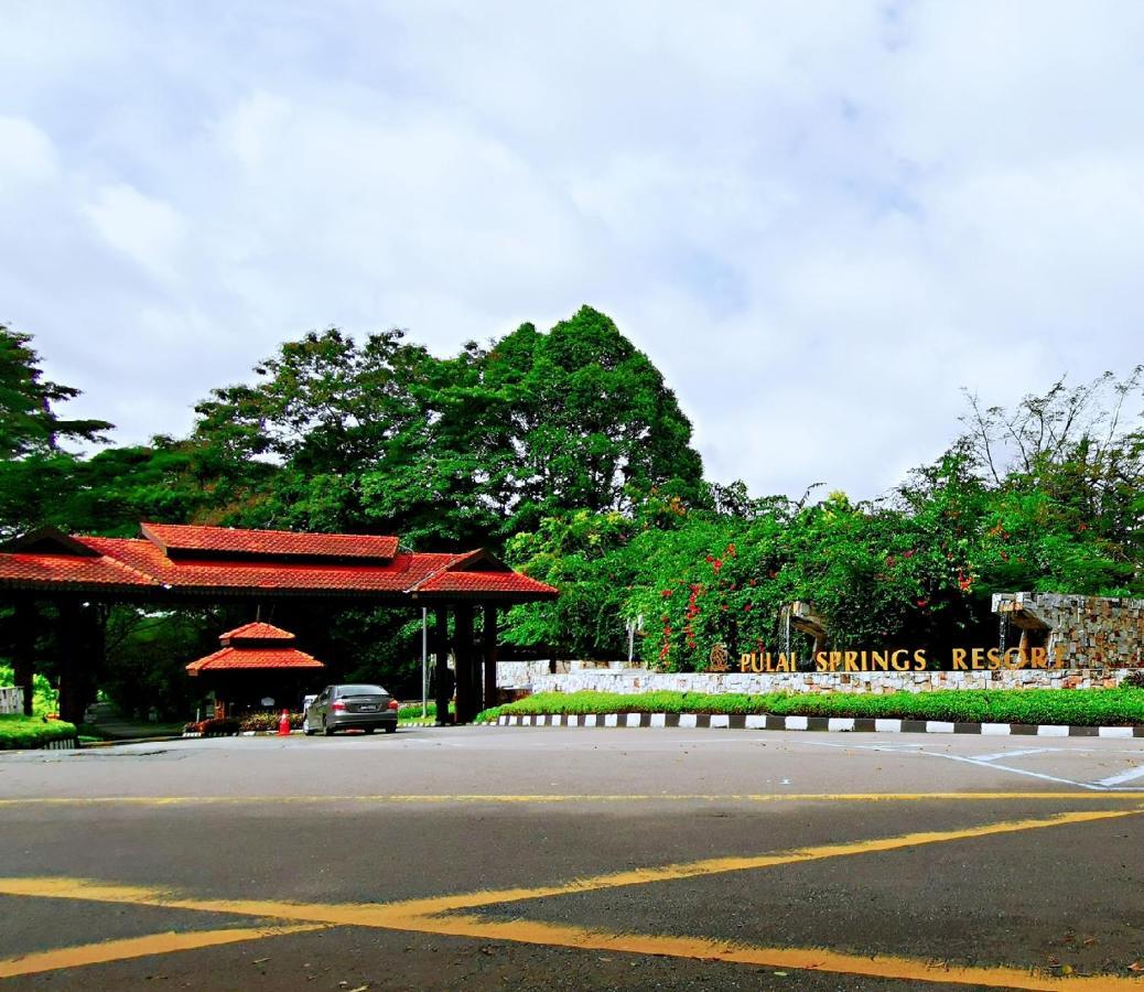 【Amazing】Pool View 2Br Suite @ Pulai Springs Resort Skudai Bagian luar foto
